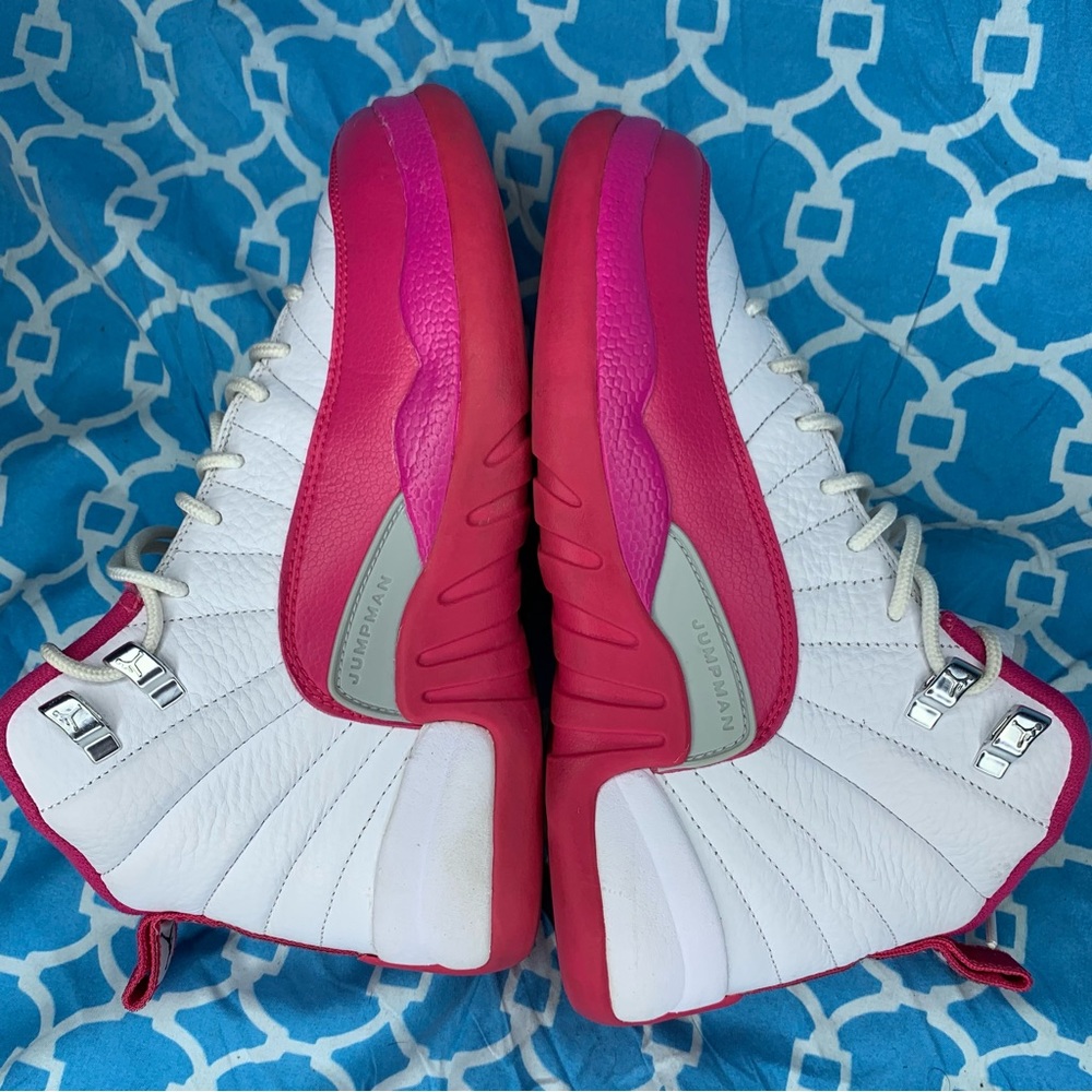 Nike Women’s size 7 Air Jordan 12 vivid pink retro og GG ladies sneakers wmns - Picture 7 of 11
